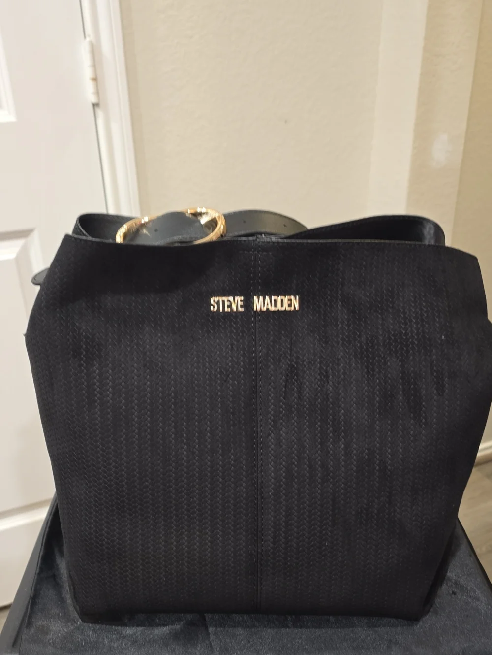 Steve Madden structured black